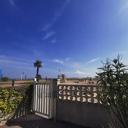 Soleil Levant: Beachfront Cozy With Direct Access Apartment *