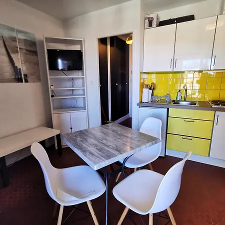 Apartment Soleil Levant: Beachfront Cozy With Direct Access Le Barcares
